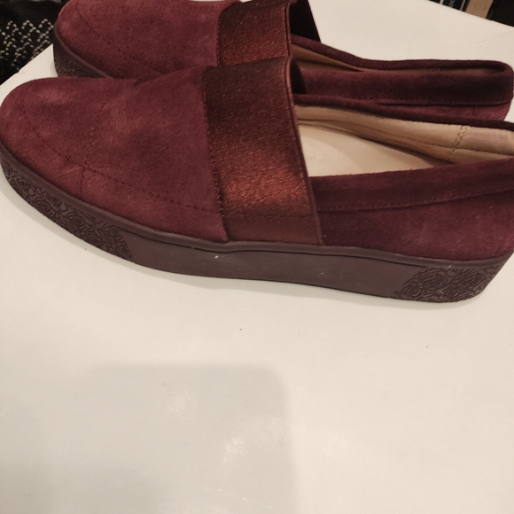 Taryn Rose Burgundy Slip-On Sneakers - Picture 15 of 16